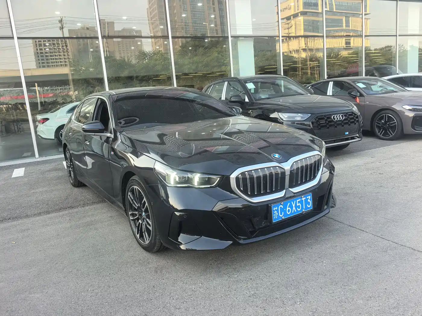 BMW 5 Series 2024 530Li Leading M Sport Package фото 5