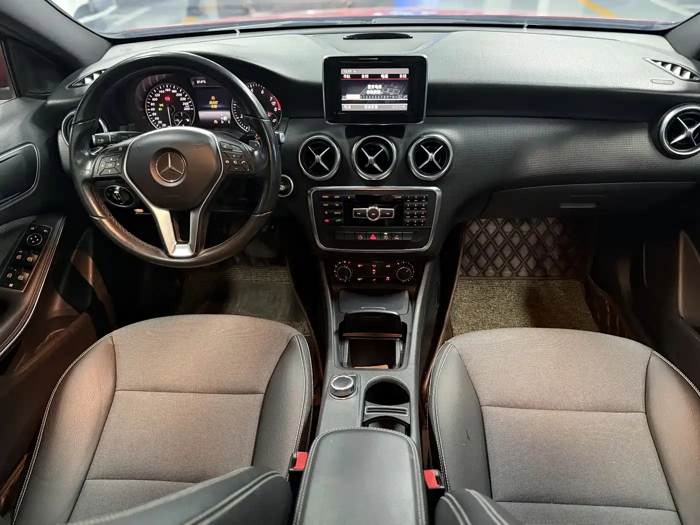 Mercedes-Benz A-Class (Import) 2015 A 180 фото 10
