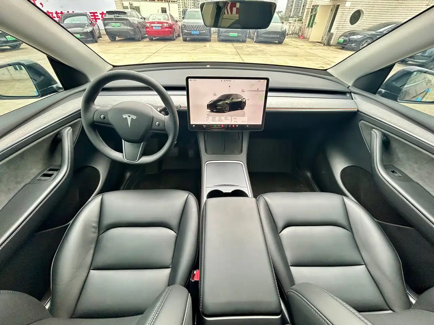 TESLA MODEL Y