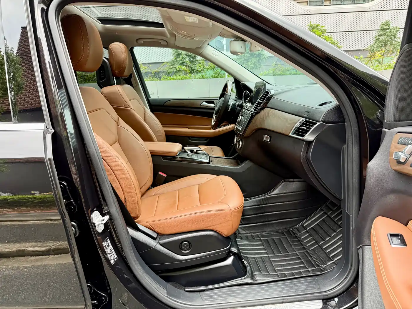 Mercedes-Benz GLS 2016 GLS 400 4MATIC Luxury фото 19