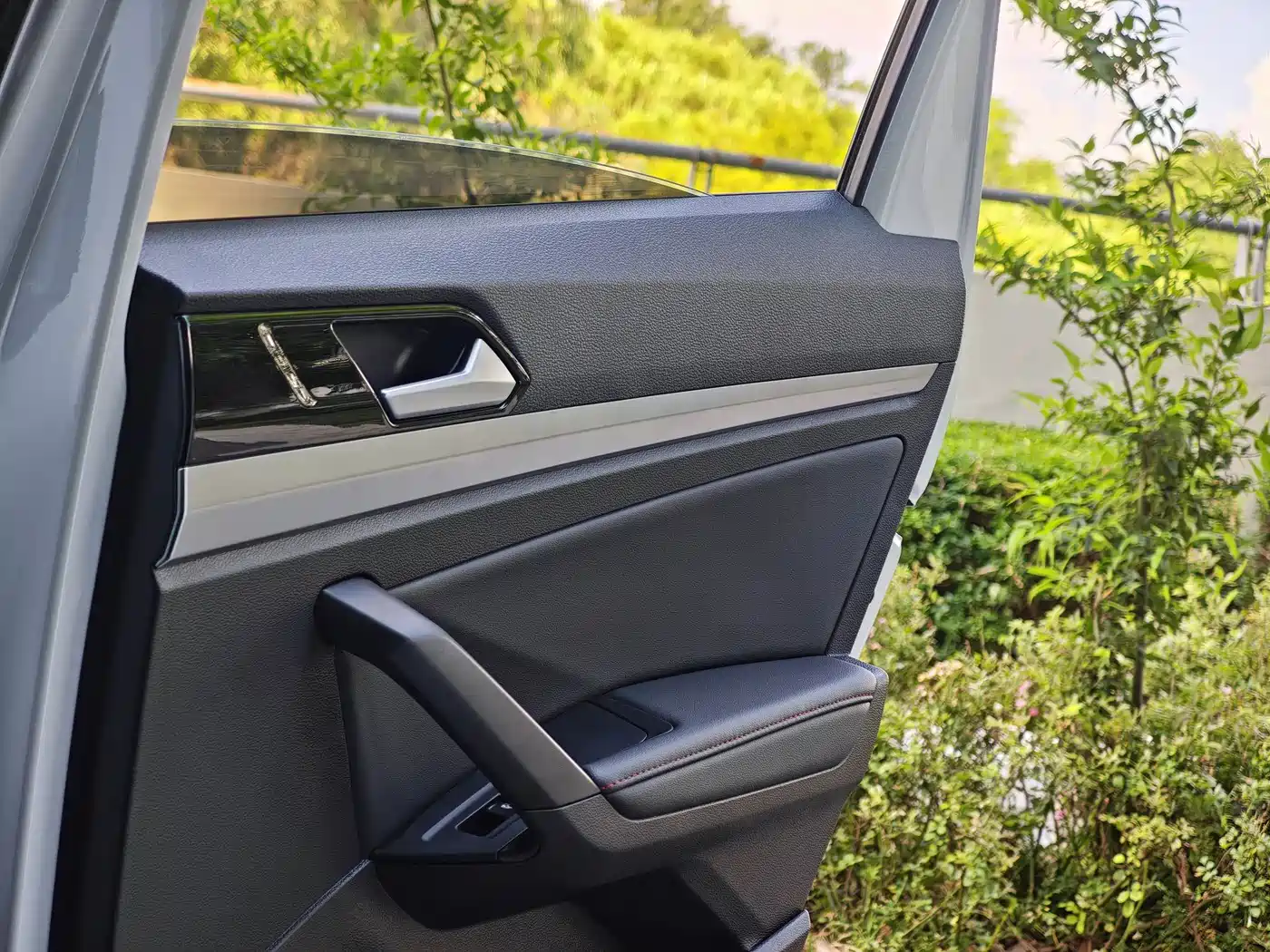 Volkswagen Lavida 2023 200TSI DSG Starlight Comfort Edition фото 13