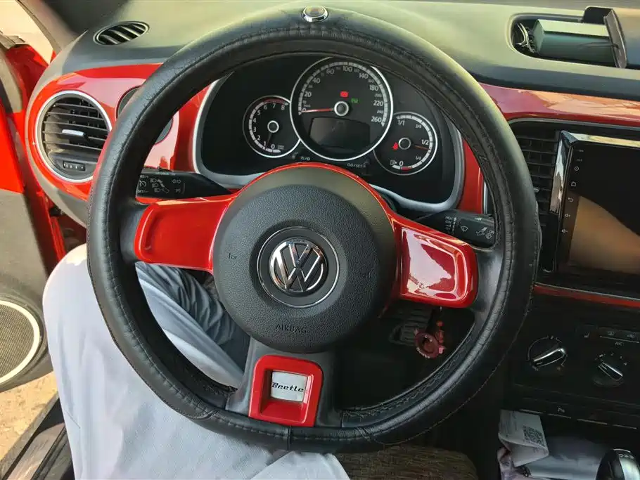 Volkswagen Beetle 2015 180TSI фото 15