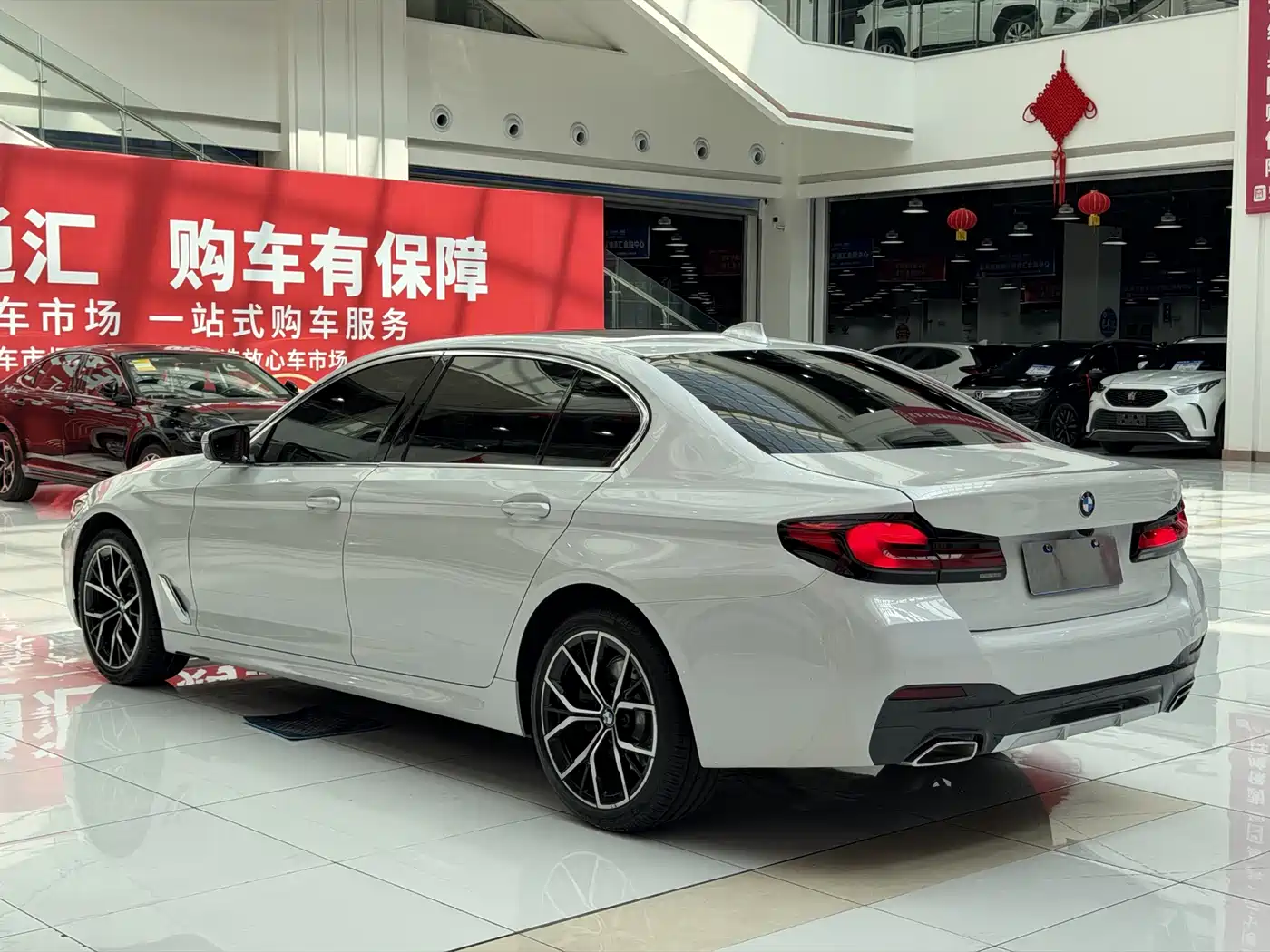 BMW 5 Series 2023 530Li Premium M Sport Package фото 21