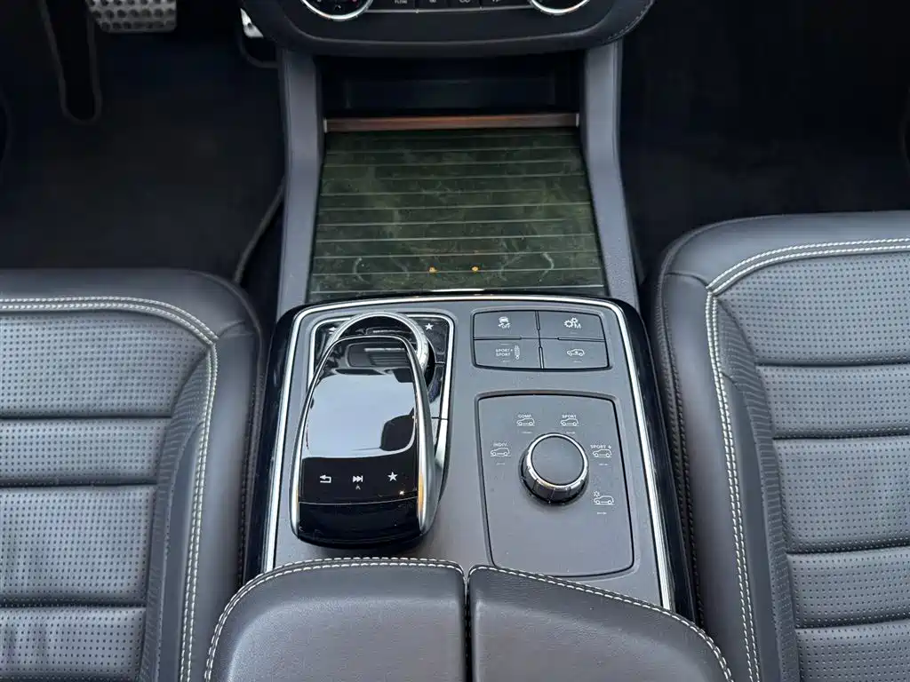 Mercedes-Benz GLS AMG 2017 AMG GLS 63 4MATIC фото 15
