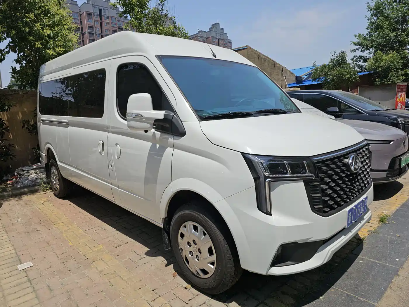 SAIC Maxus Xintu V80 2025 Model PRO Aoyun 2.0T Automatic Long Wheelbase Medium Roof 6/7/8/9-seater фото 2