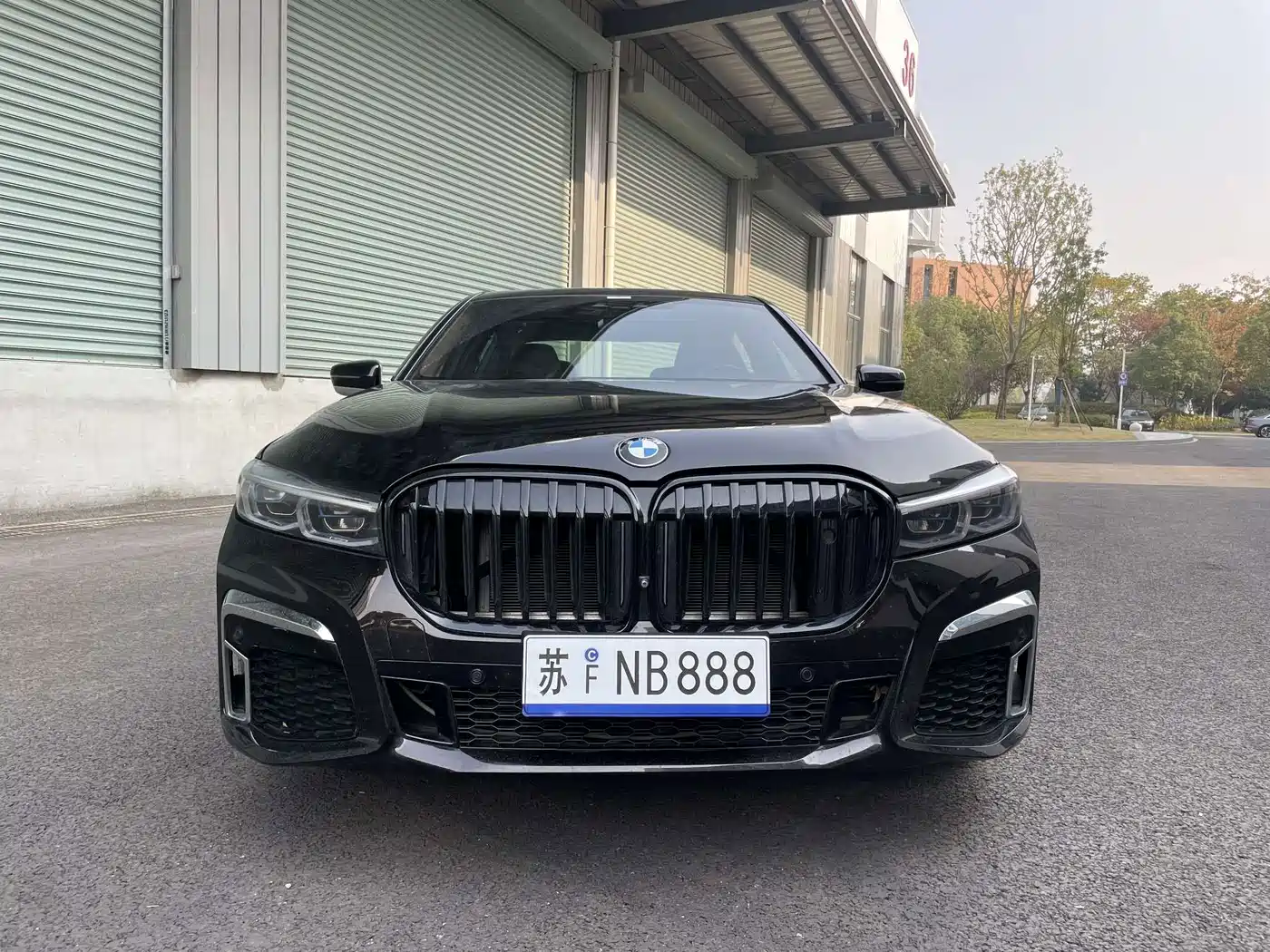 Photo 2 - BMW 7 Series