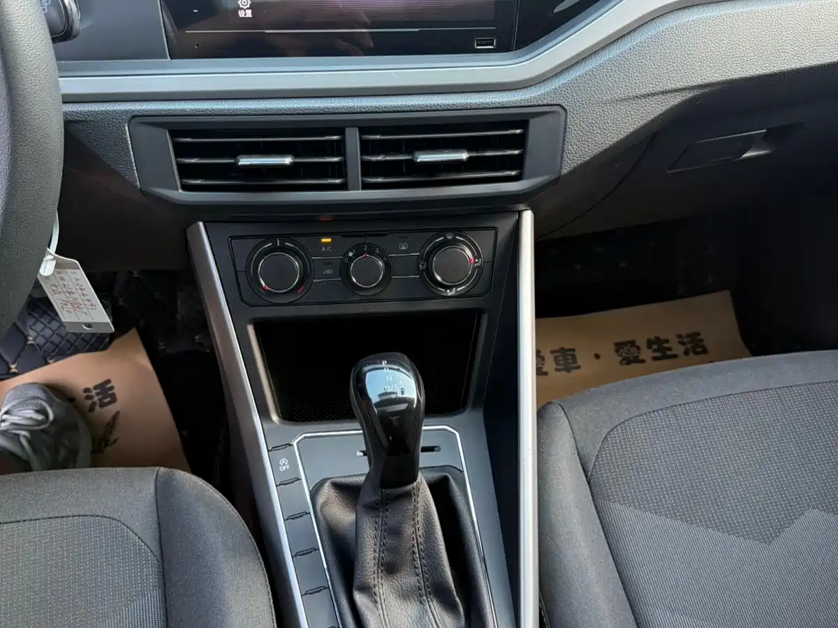 Volkswagen Polo 2021 Plus 1.5L Automatic Panorama Enjoyment Edition фото 12
