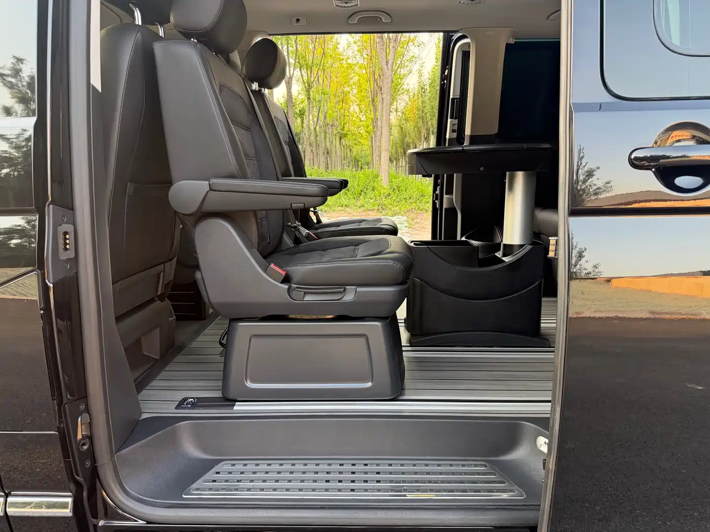 Volkswagen Multivan 2019 2.0TSI 4WD Premium 7-seater фото 26