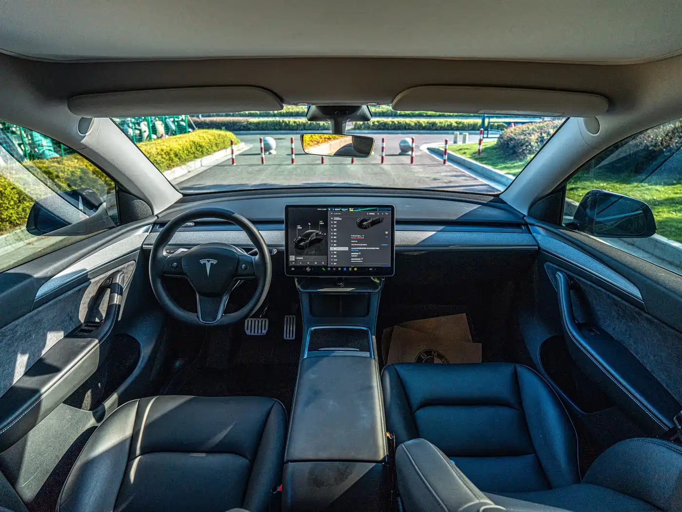 Photo 8 - Tesla Model Y