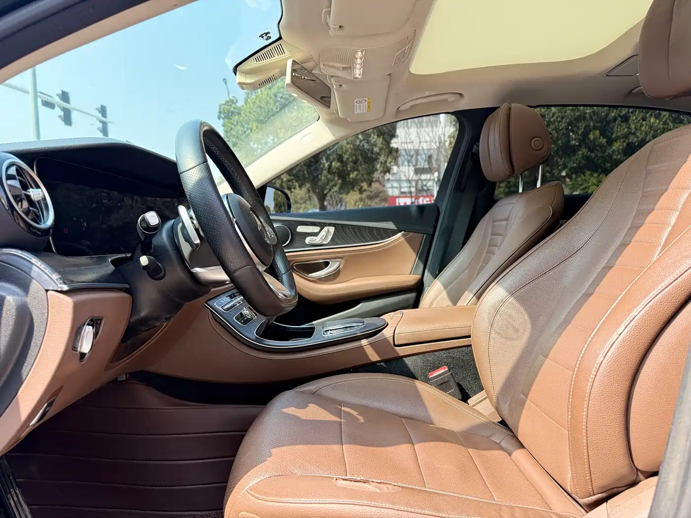 Mercedes-Benz E-Class 2019 E 300 L Sport Fashion фото 8