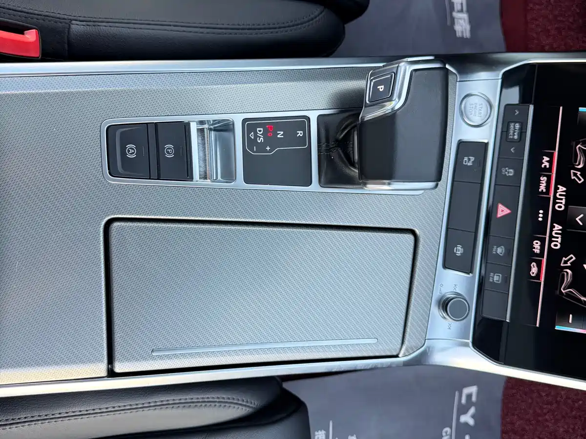 Audi A6L 2020 40 TFSI Luxury Elegance фото 16