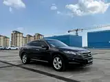 Photo 3 - Honda Crosstour