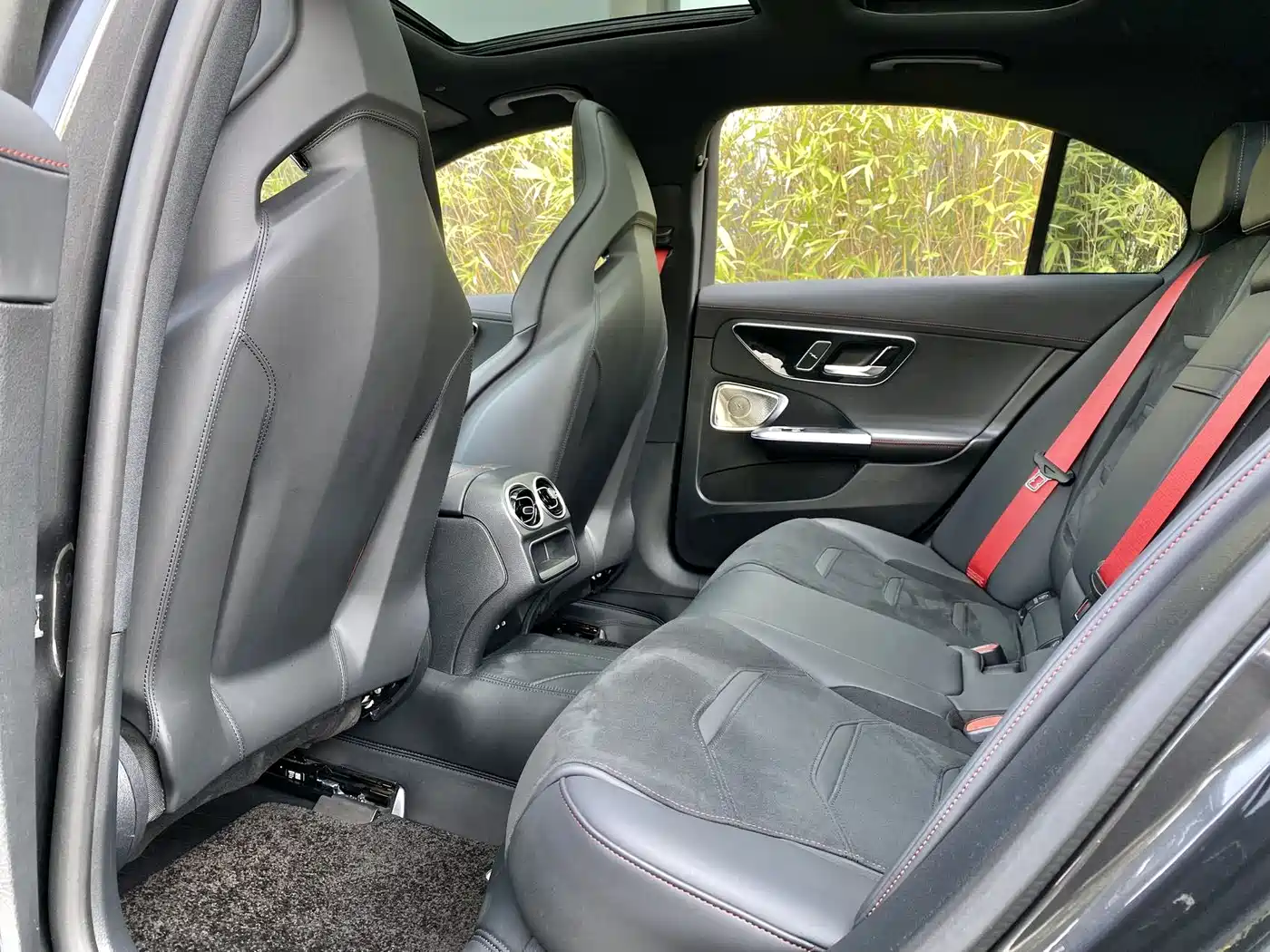 Mercedes-Benz C-Class AMG 2024 AMG C 43 4MATIC Special Edition фото 13