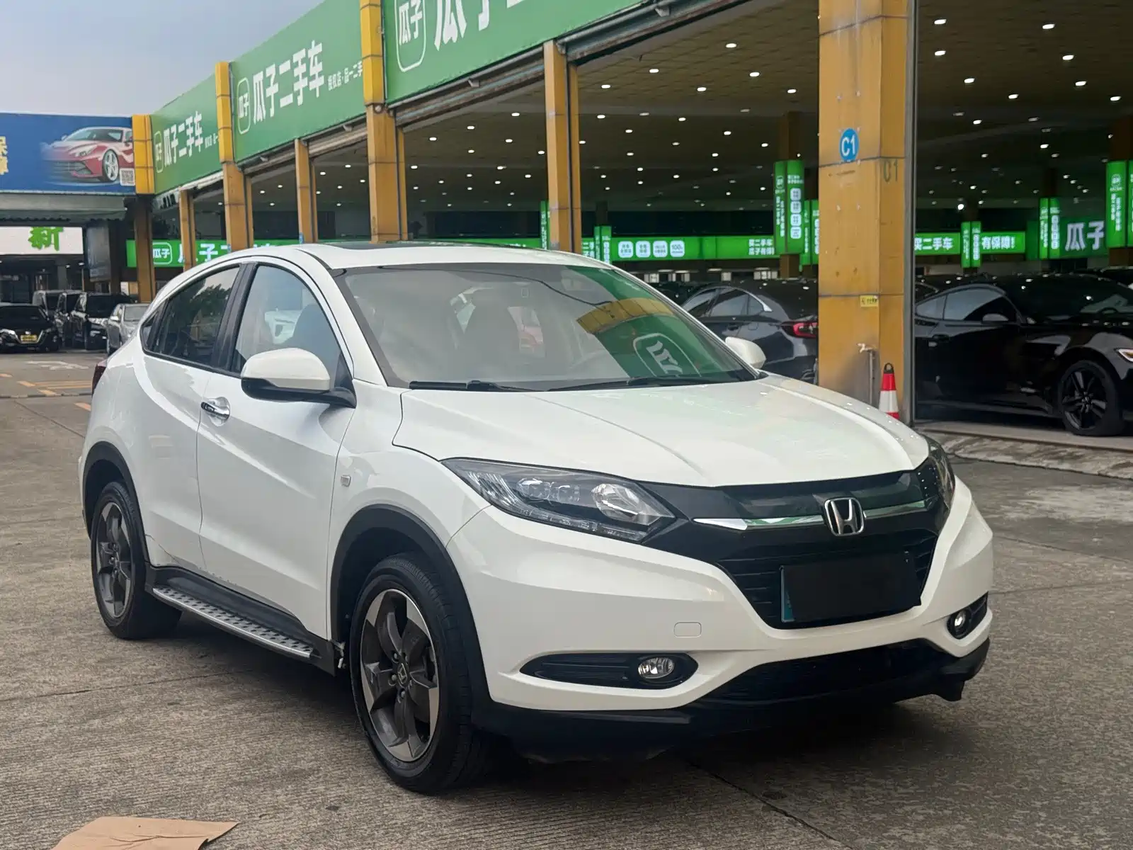 Photo 3 - Honda Vezel