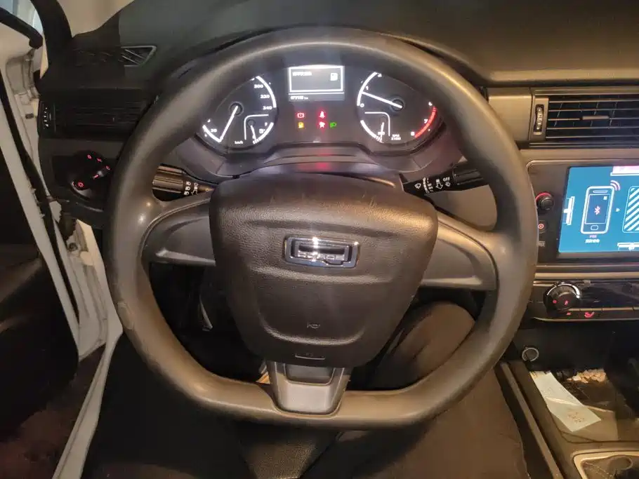Qoros 3 2016 2016 Sedan 1.6L Manual Zhixiang