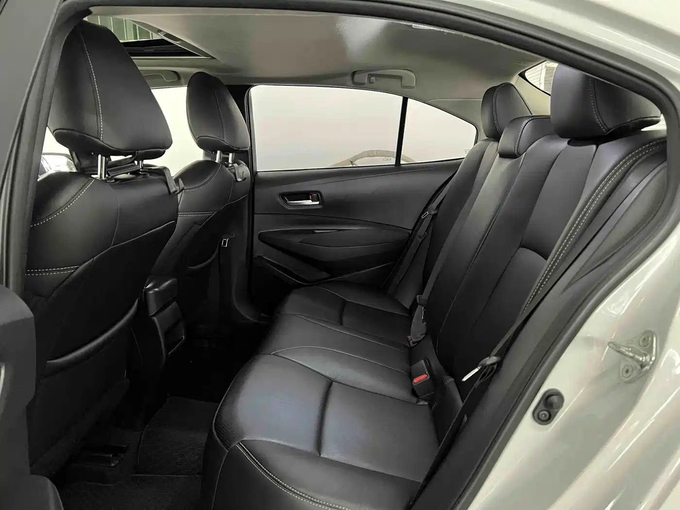 Toyota Corolla 2021 TNGA 1.5L CVT Elite Edition фото 14