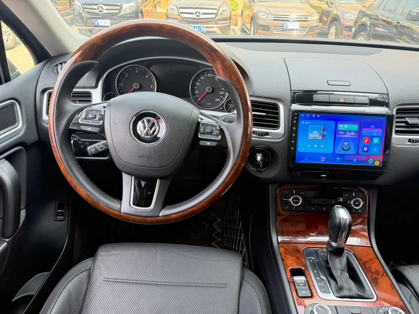Volkswagen Touareg 2011 3.0TDI Diesel Comfort фото 10