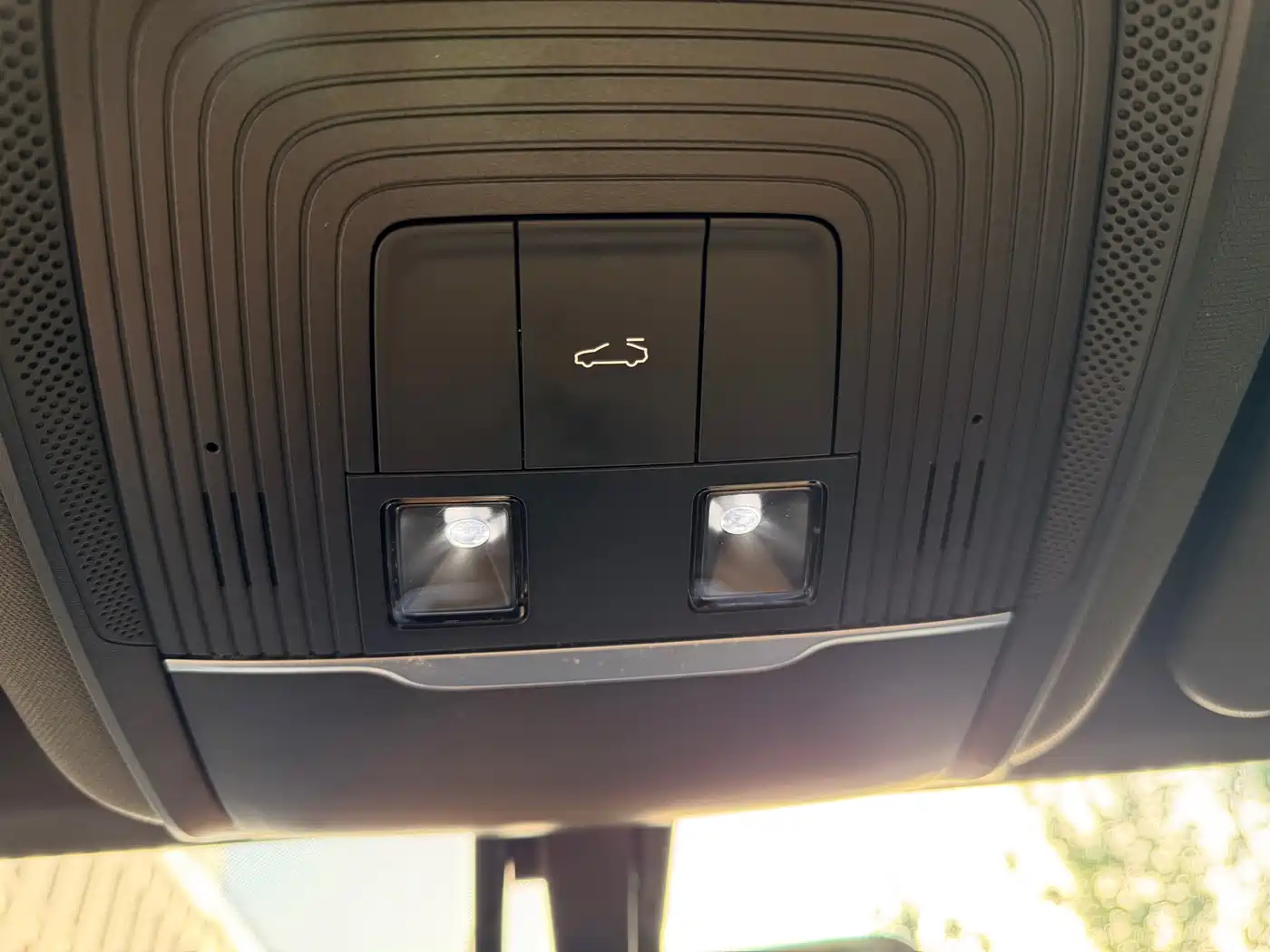 BYD Qin PLUS 2023 Champion Edition DM-i 55KM Surpassing фото 9