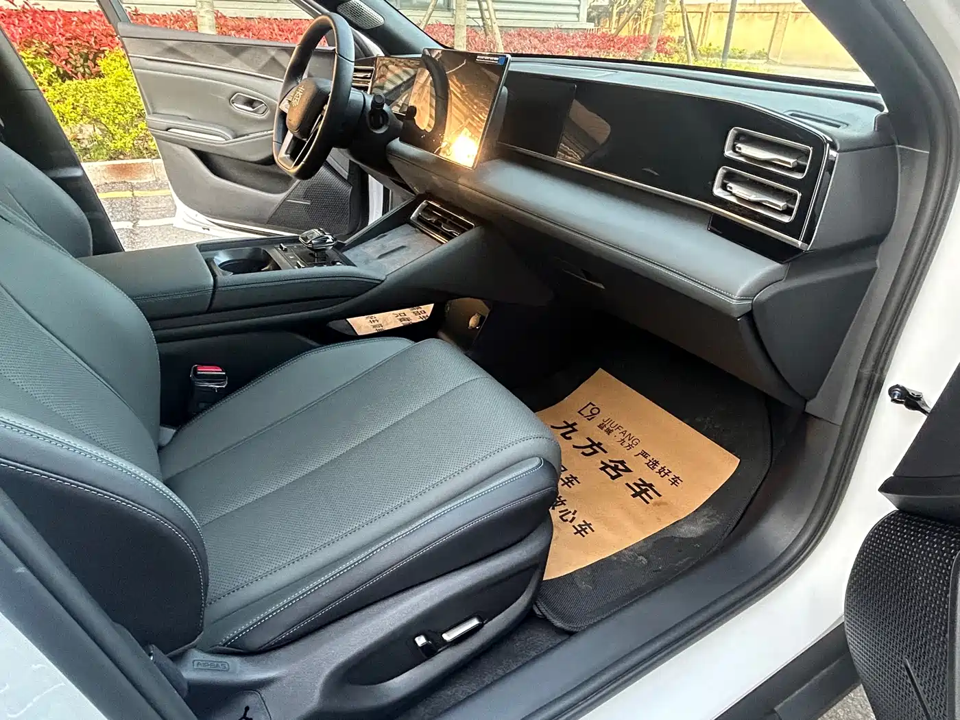 BYD Qin L 2025 DM-i Smart Drive Edition 120KM Surpassing фото 9