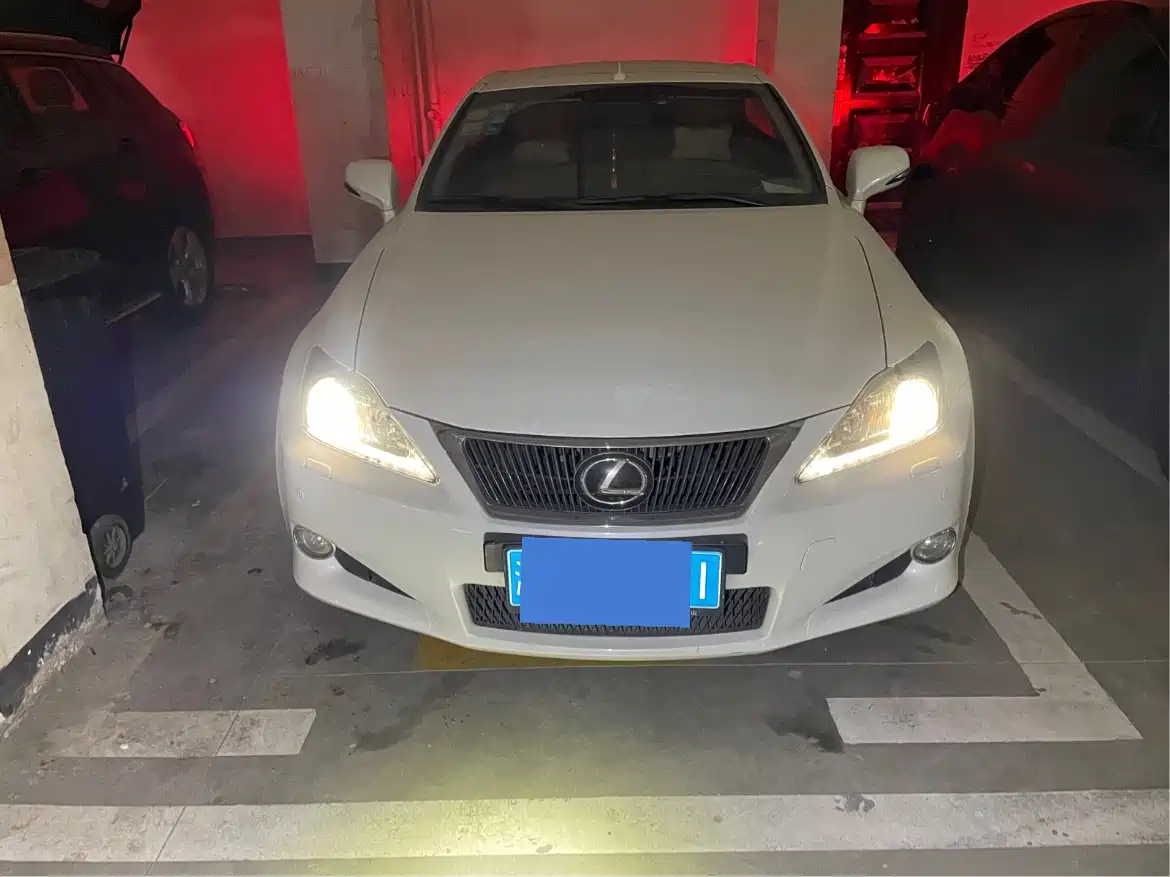 Lexus IS 2011 250C фото 2