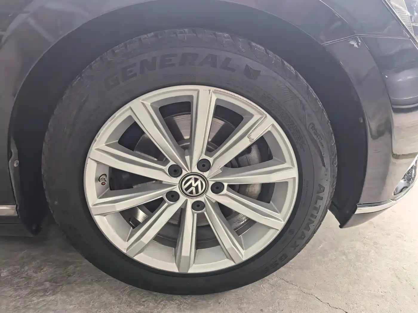 Volkswagen Magotan 2017 330TSI DSG Leading фото 5