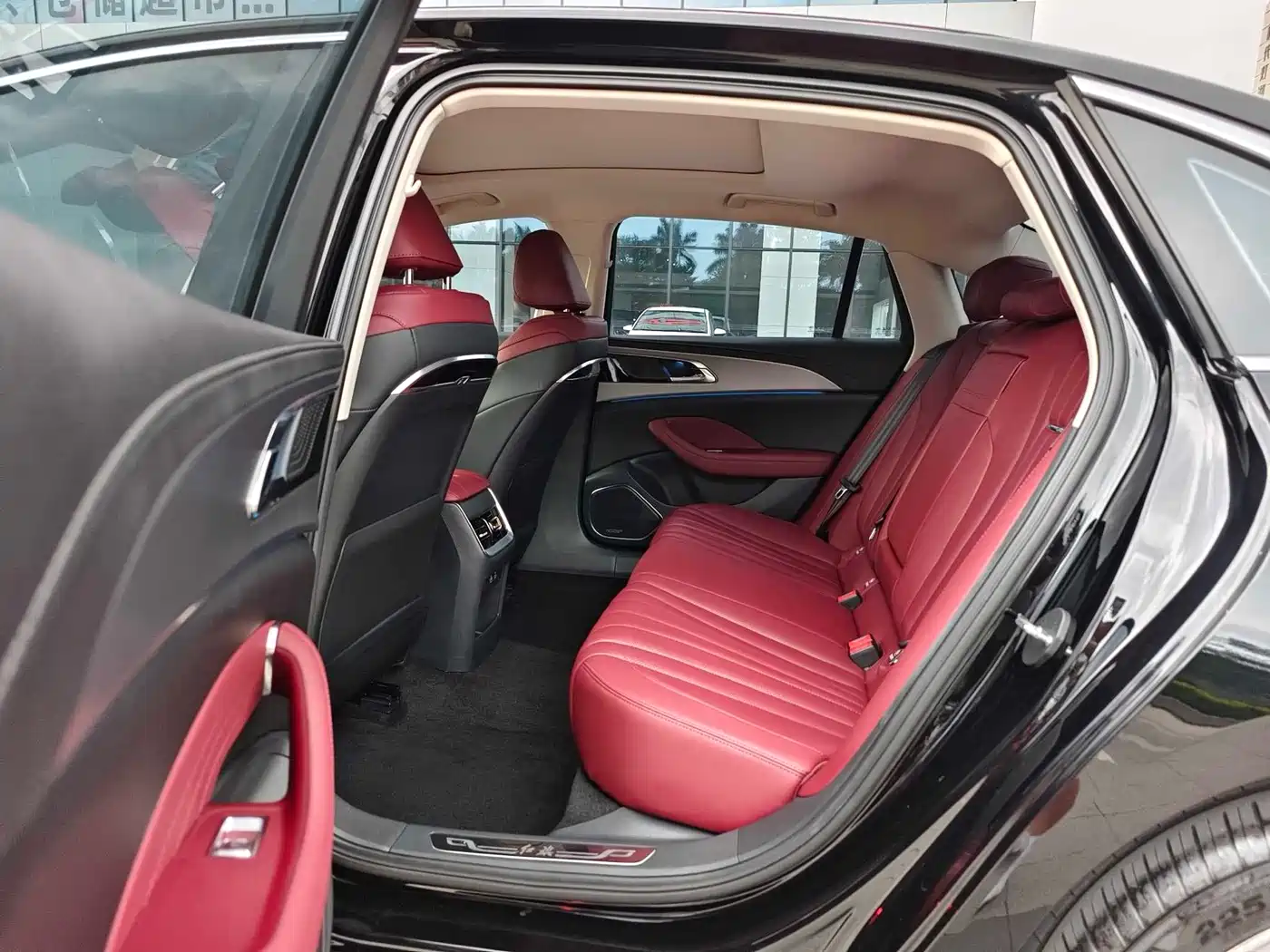 Hongqi H5 2023 2.0T Auto Smart Connect Flag Comfort фото 12