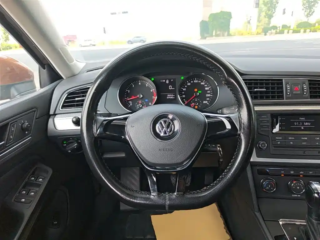 Volkswagen Lamando 2017 230TSI DSG Trend Edition фото 11