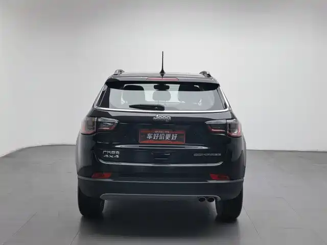 Jeep Compass 2020 220T Automatic AWD Elite Edition — фото 4