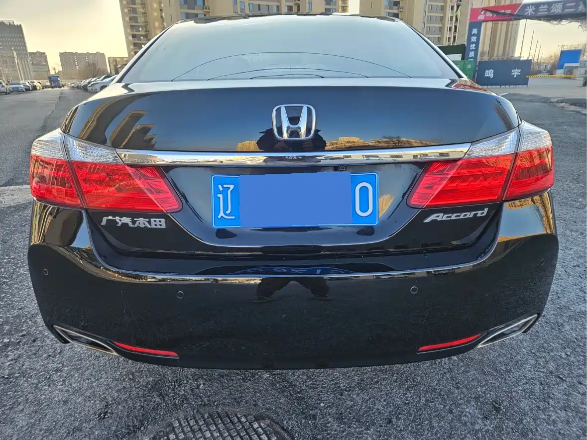 Honda Accord 2014 2.0L LX Comfort Edition фото 7
