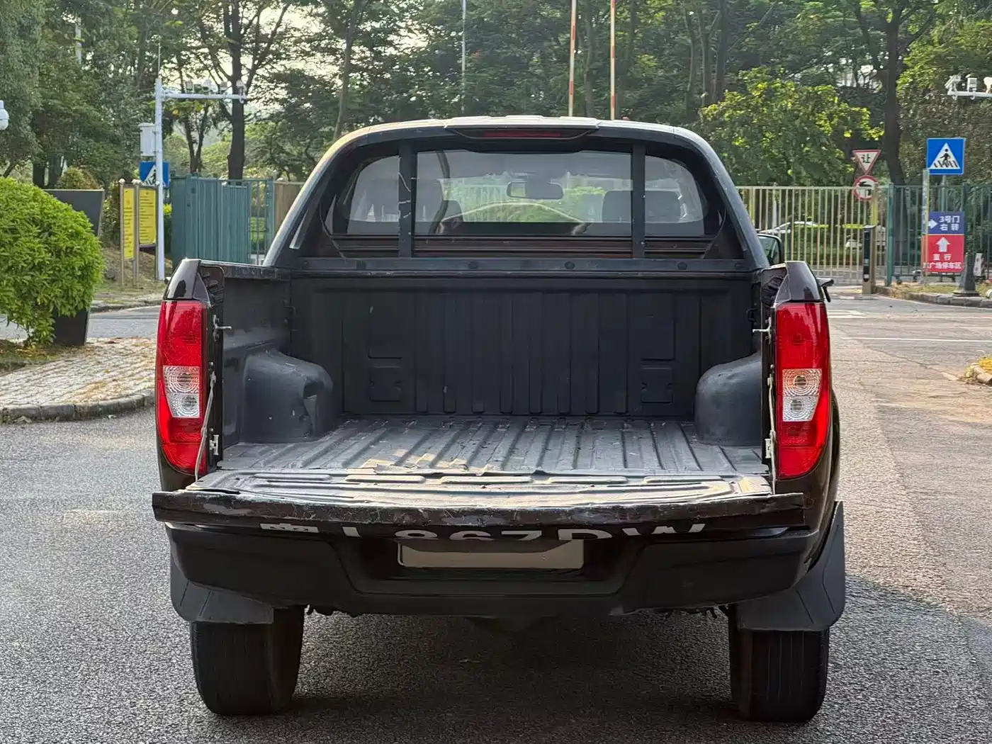 Jiangling Yuhu 7 2020 2020 Model 2.0T Diesel Manual 2WD Comfort Short Wheelbase China VI JX4D20A6L