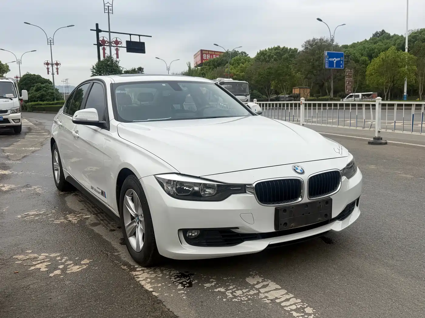 BMW 3 Series 2015 320i Progressive фото 2
