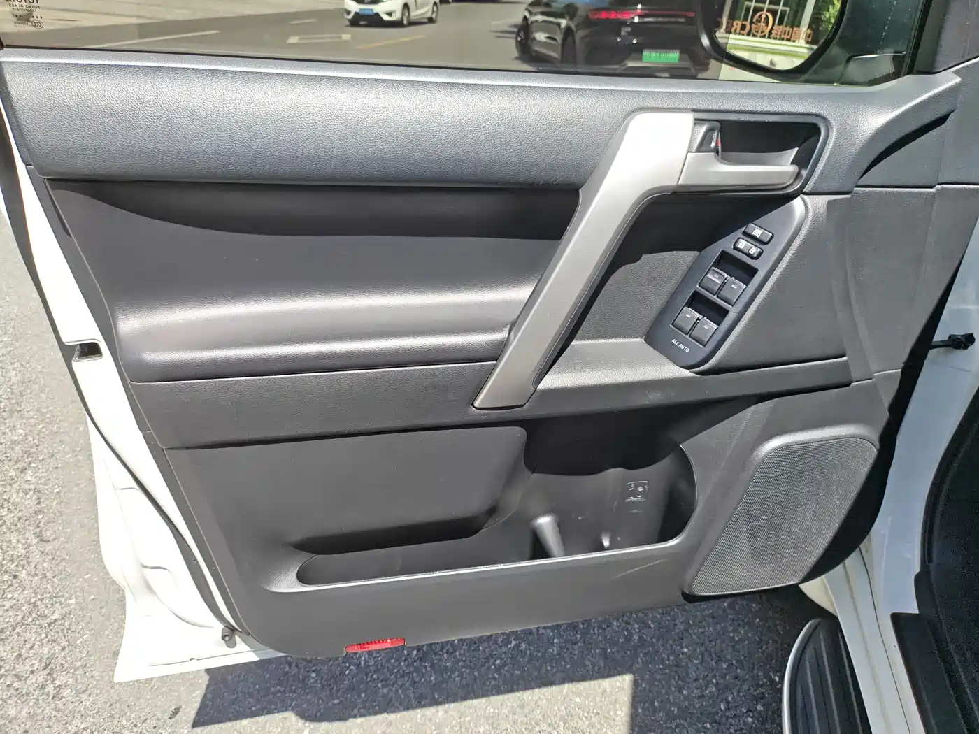 Toyota Prado 2018 3.5L Auto TX-L фото 18