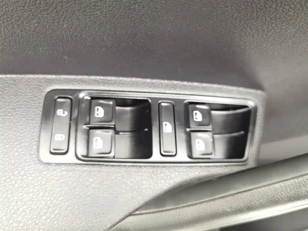 Volkswagen Jetta 2019 Dream Edition 1.5L Manual Fashion фото 9