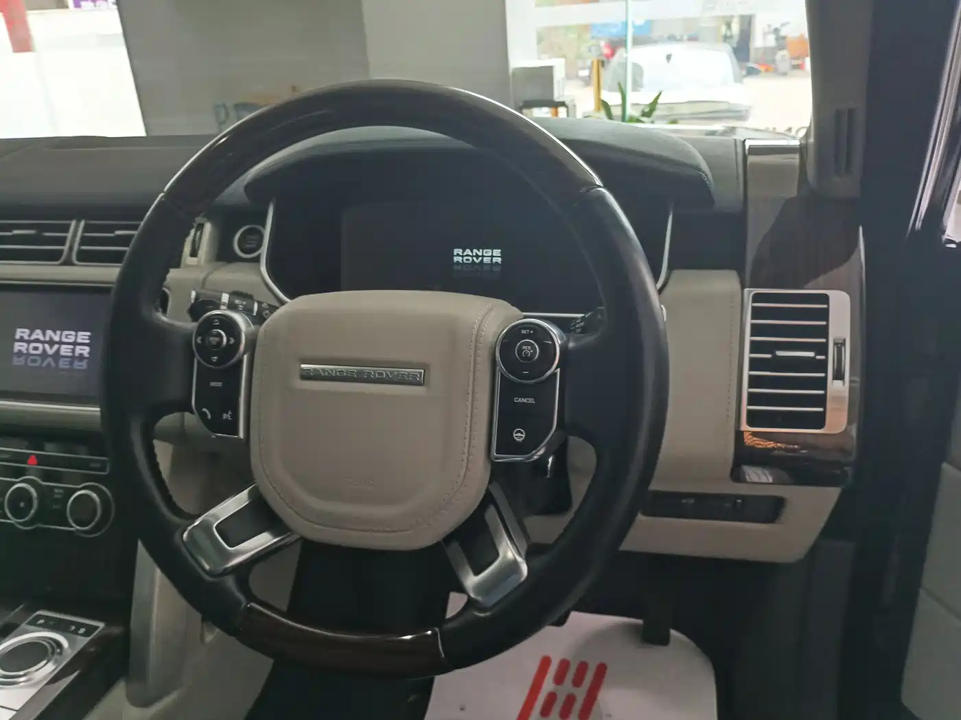 Land Rover Range Rover 2013 5.0 SC V8 Vogue SE фото 6