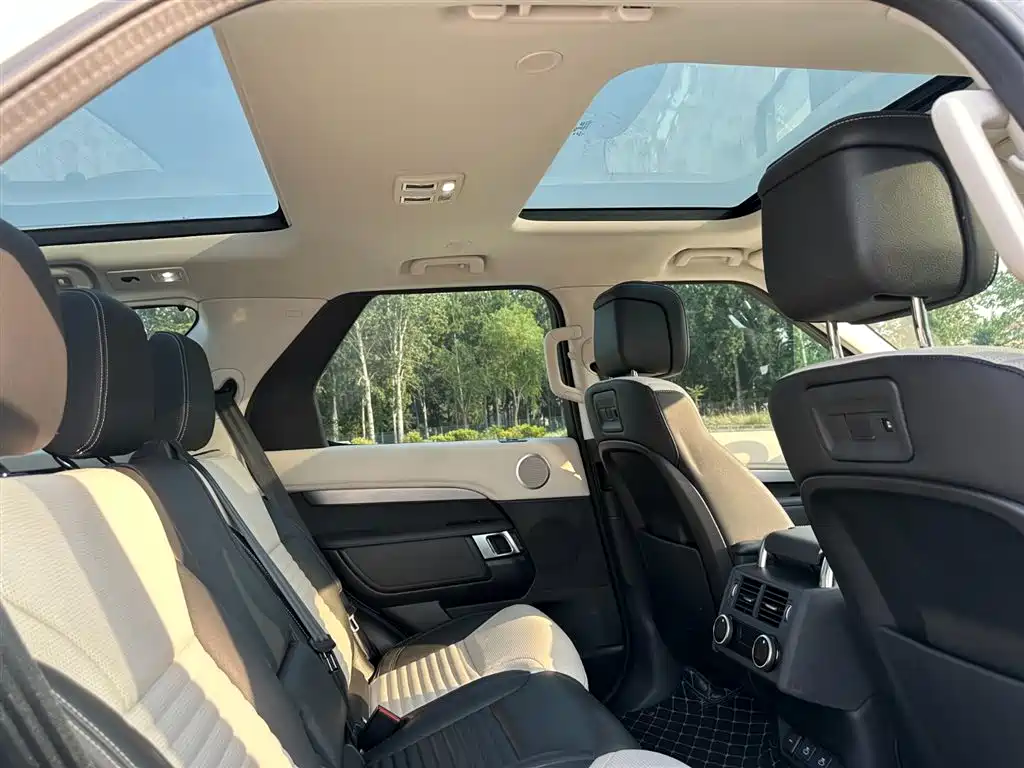 Land Rover Discovery 2021 360PS R-Dynamic SE фото 20