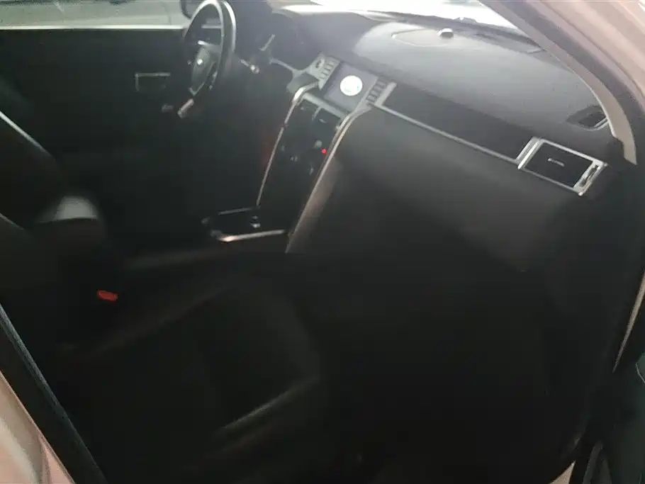 Land Rover Discovery Sport 2019 240PS SE Edition China V фото 8