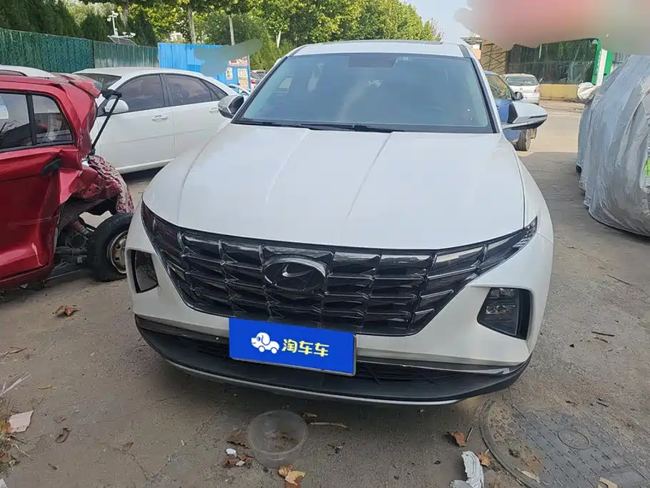 Photo 2 - Hyundai Tucson