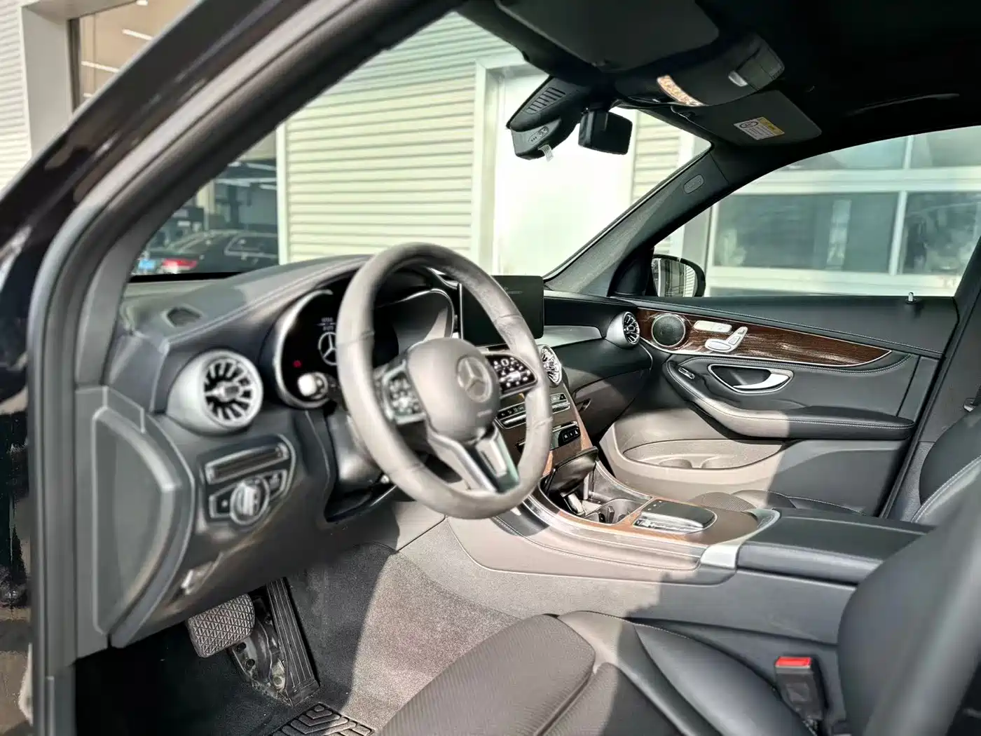 Mercedes-Benz GLC 2020 Facelift GLC 260 L 4MATIC Luxury фото 3