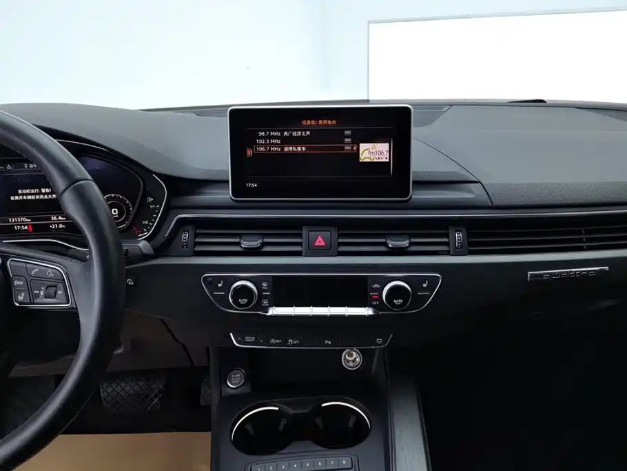 Фото 13 - Audi A4L