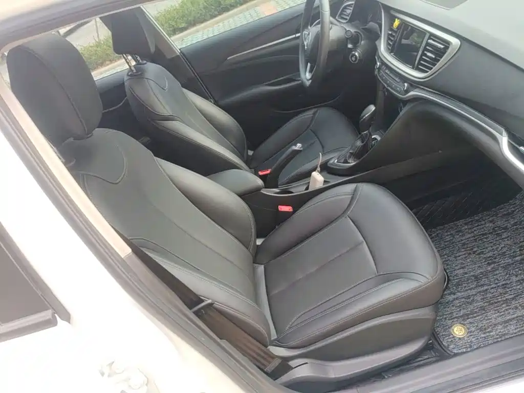 Фото 25 - Buick Excelle