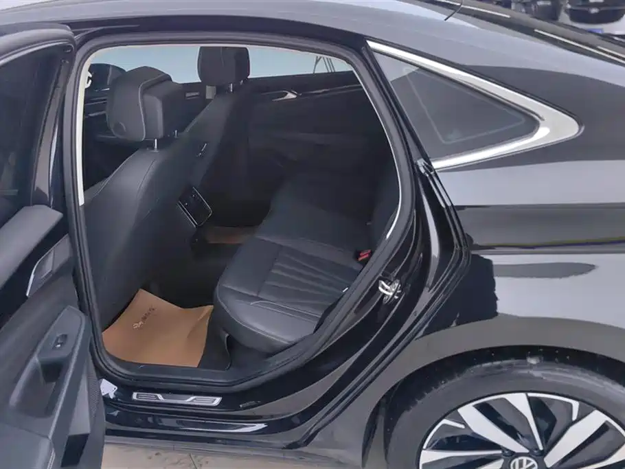 Volkswagen Passat 2025 Outstanding 380TSI Dragon Soaring Edition фото 11