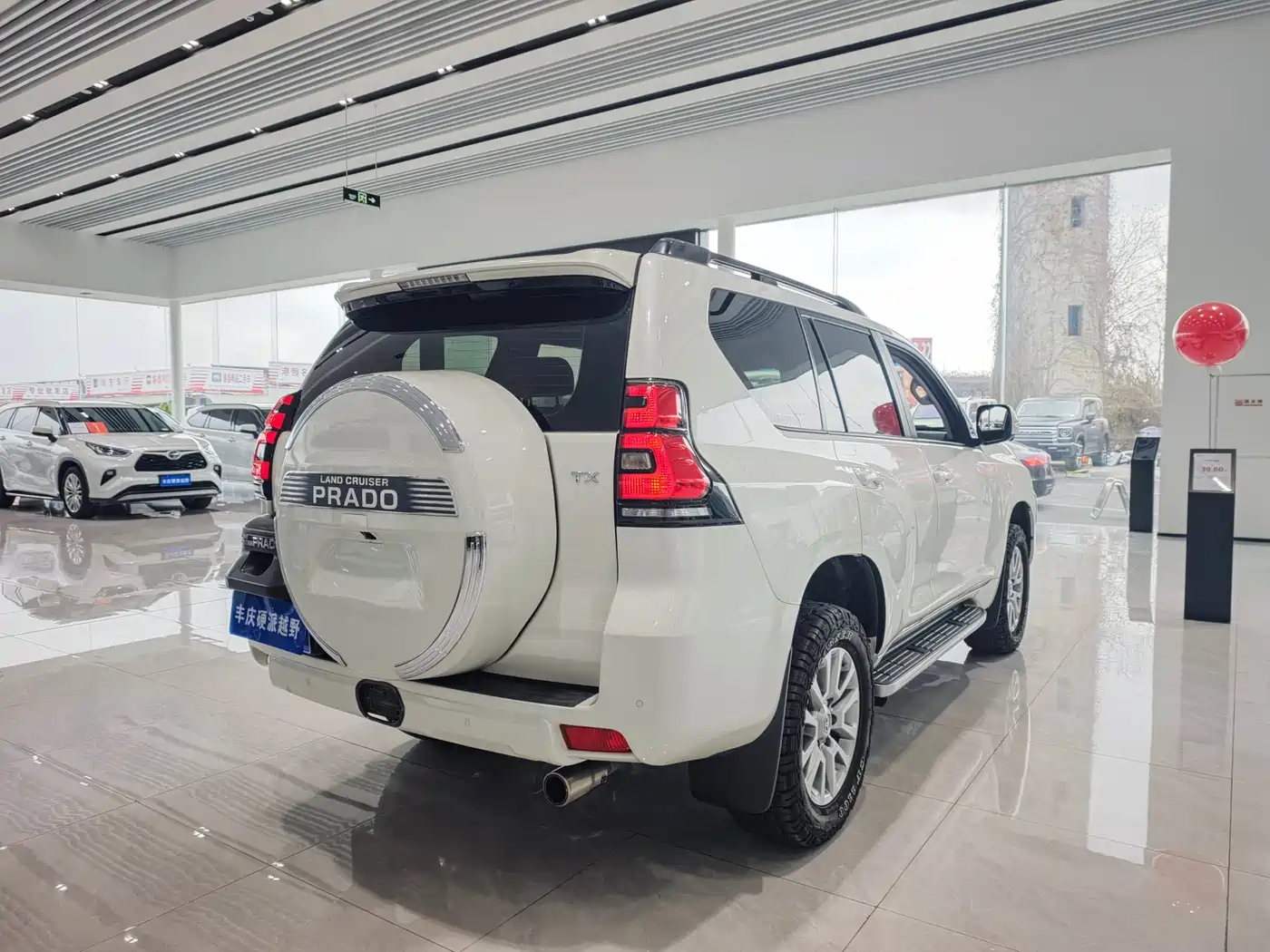 Toyota Prado 2018 3.5L Automatic TX-L Rear-mounted Spare Tire фото 4