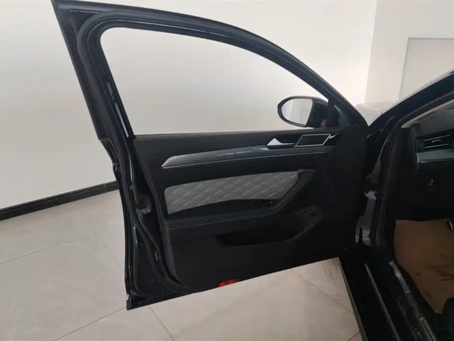 Volkswagen Magotan 2023 2 Million Units Anniversary Edition 330TSI DSG Leading Type фото 7