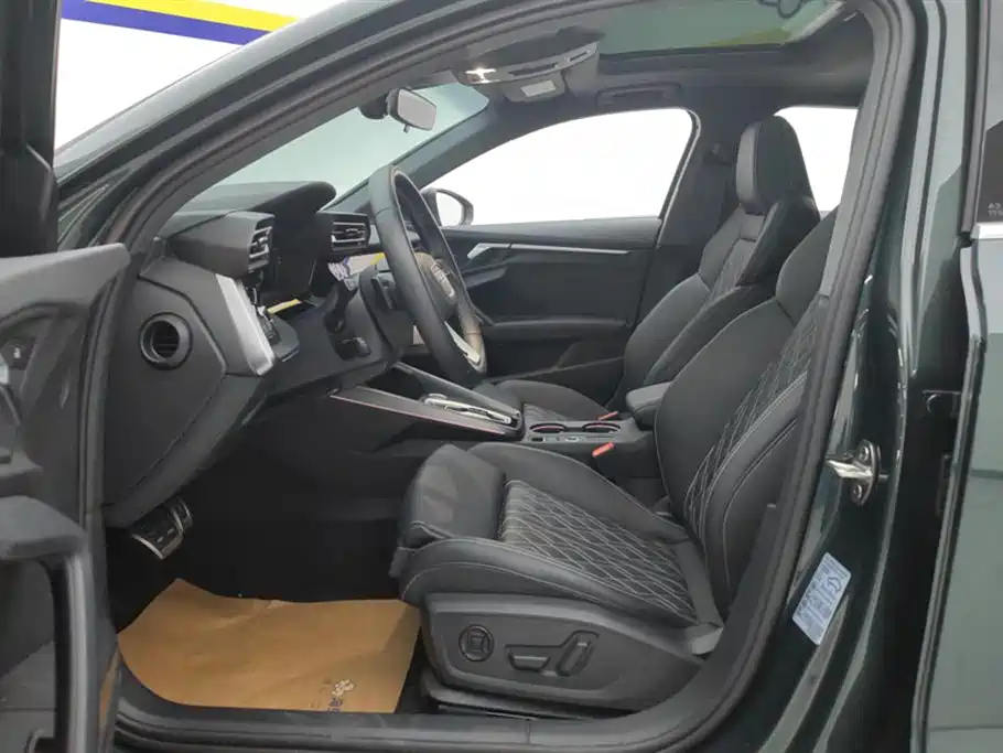 Audi A3 2025 Sportback 35TFSI Flying Premium фото 9