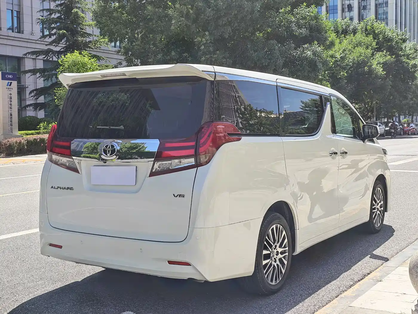 Toyota Alphard 2015 3.5L Luxury Edition фото 6
