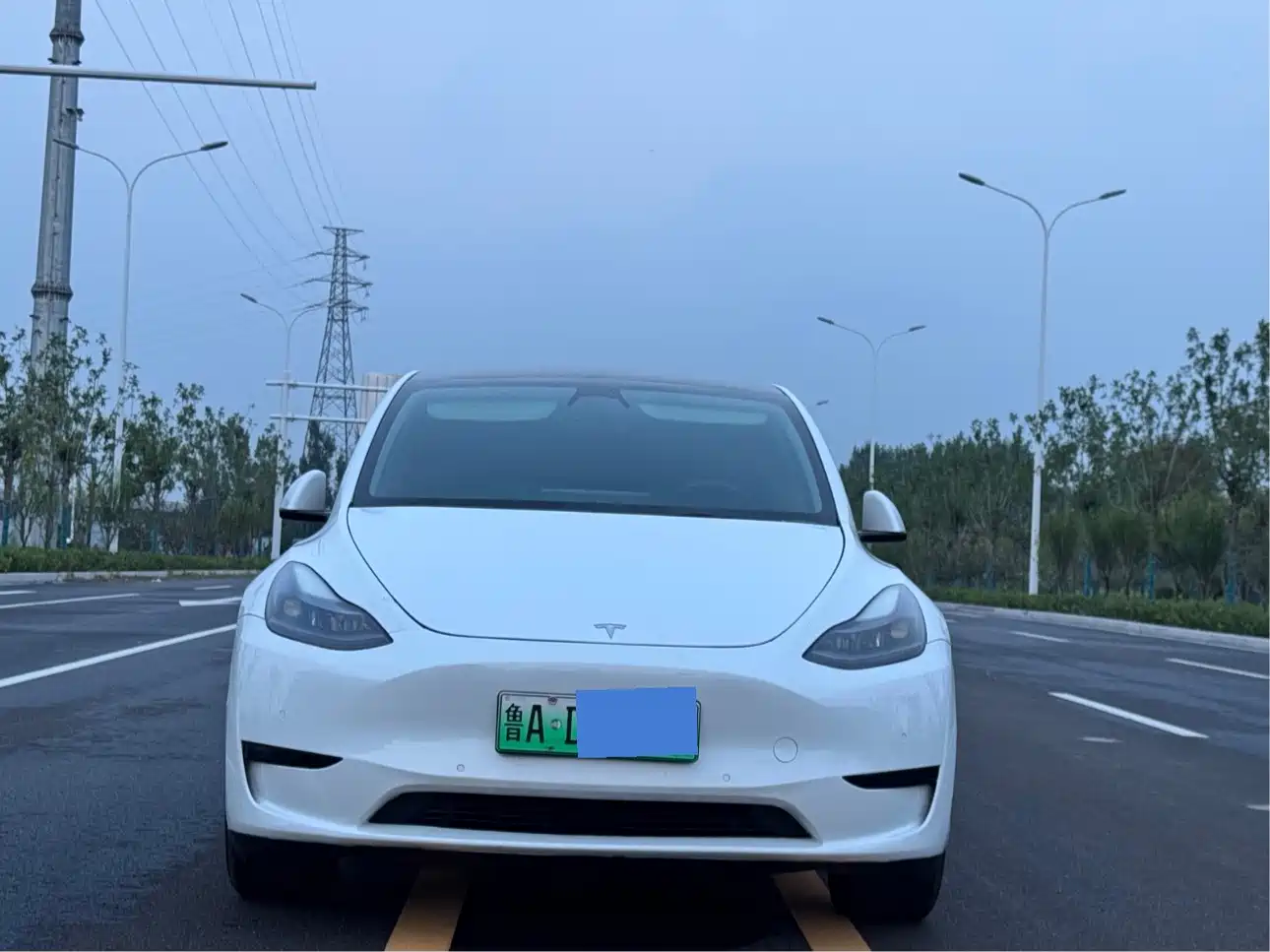 Photo 2 - Tesla Model Y