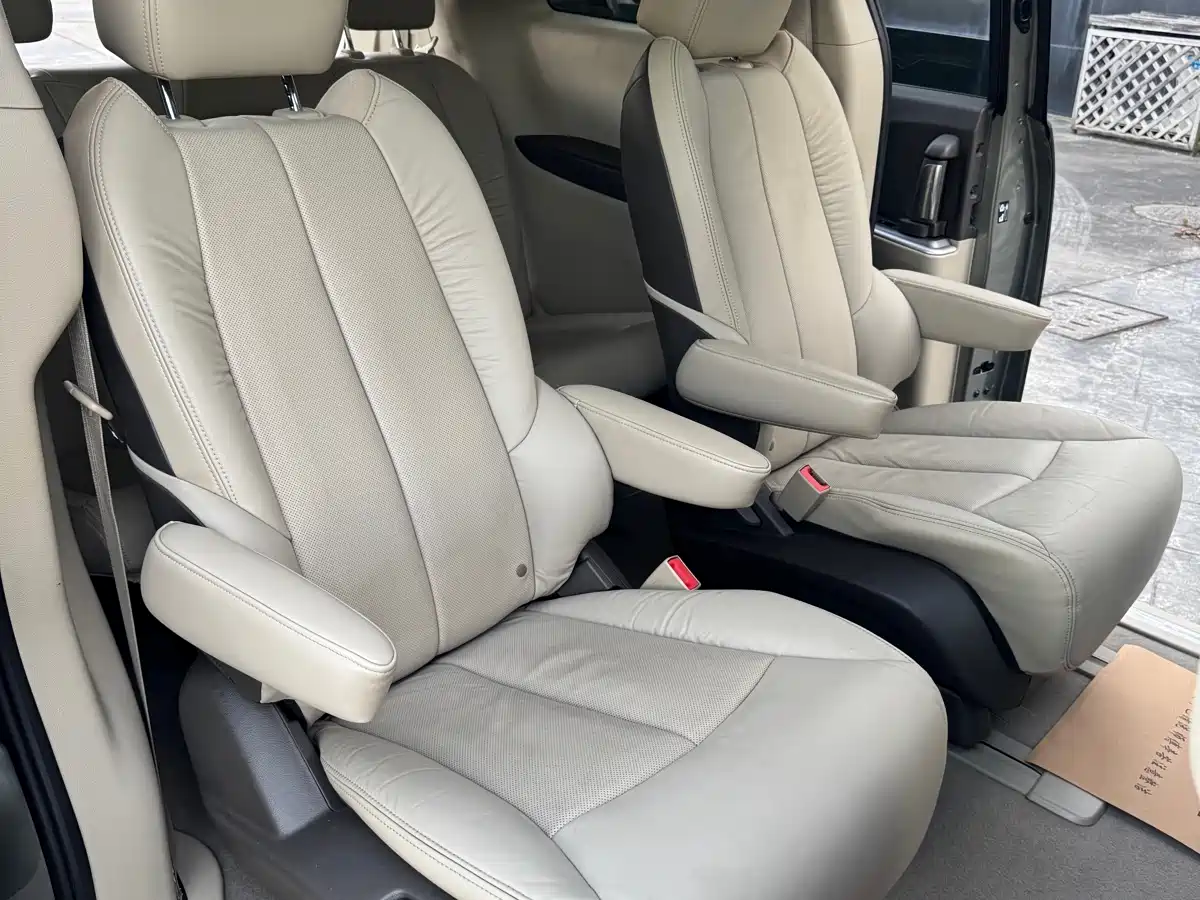 Buick GL8 2011 3.0L XT Luxury Business Flagship фото 28