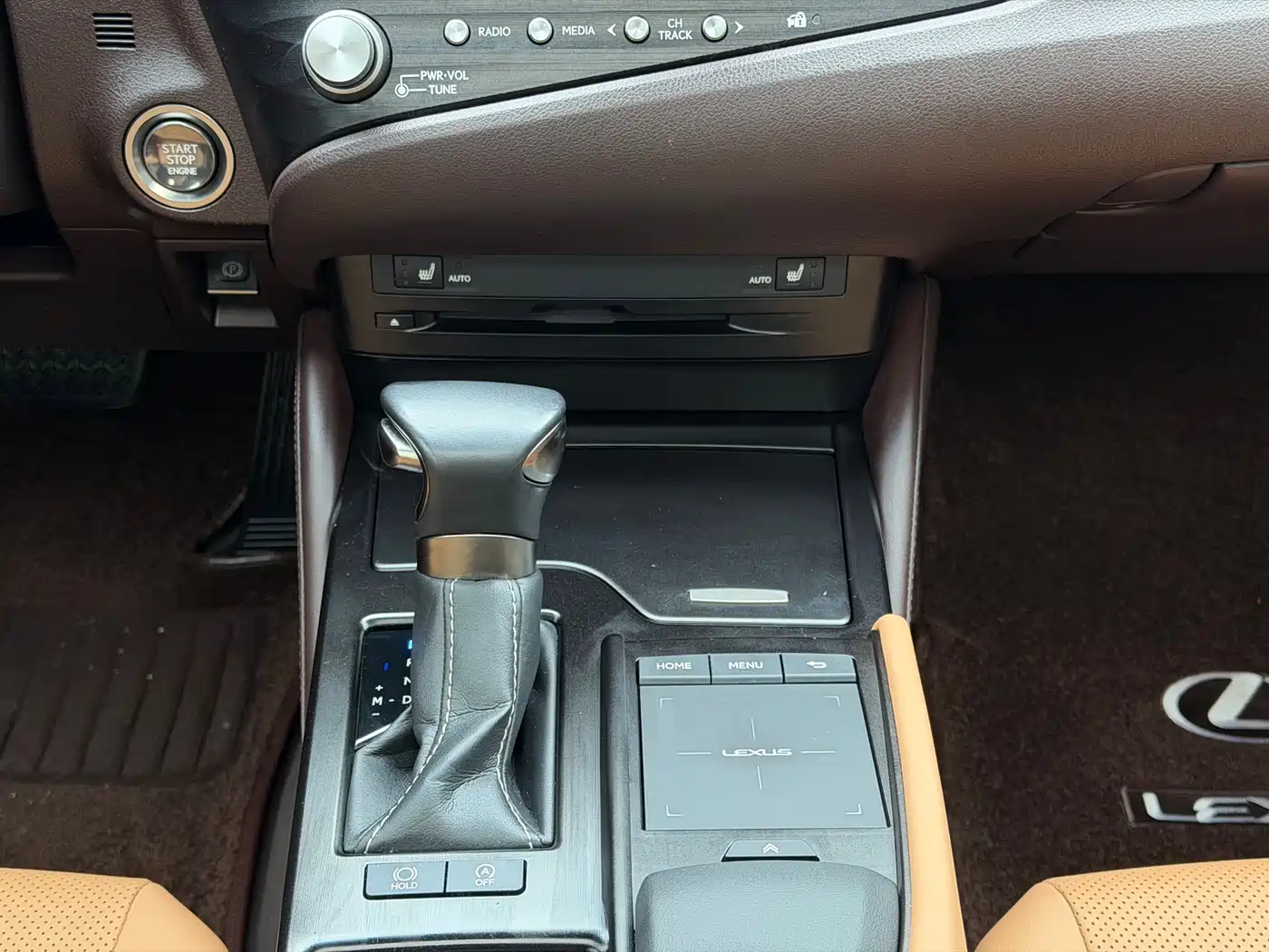 Lexus ES 2021 200 Excellence Edition фото 12