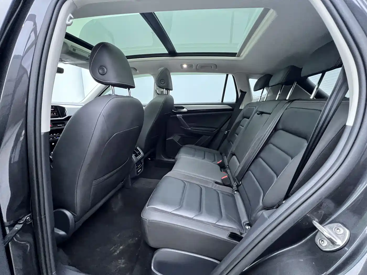 Volkswagen Tayron 2021 330TSI 2WD Luxury Smart Connect Edition фото 11