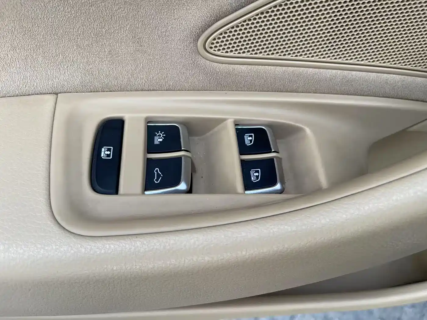 Audi A8 2012 A8L 45 TFSI quattro Comfort фото 12